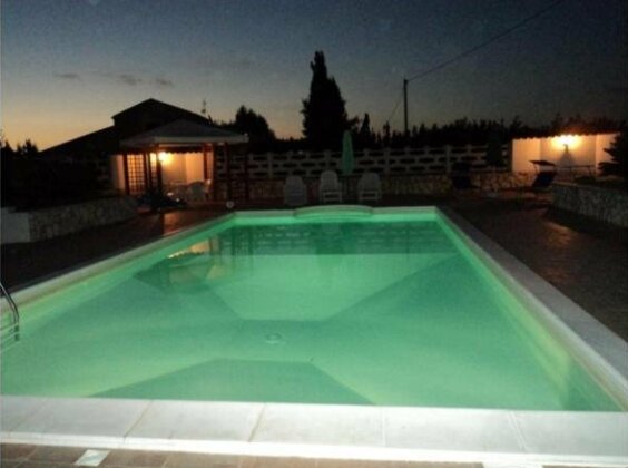 Residenza agrituristica Santa Lucia con piscina - Photo3