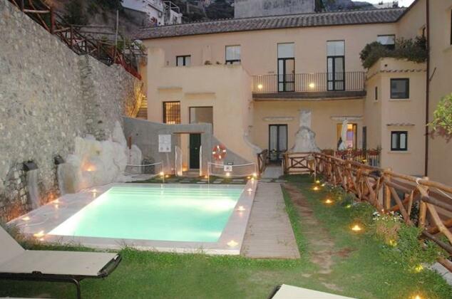 Amalfi Holiday Resort - Photo2