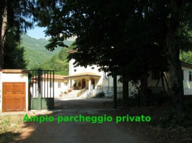 Centro Dei Due Parchi Country House