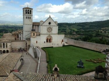 La Ghirlanda Assisi