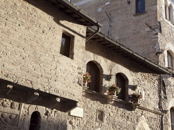 Loggia dei Maestri Comacini