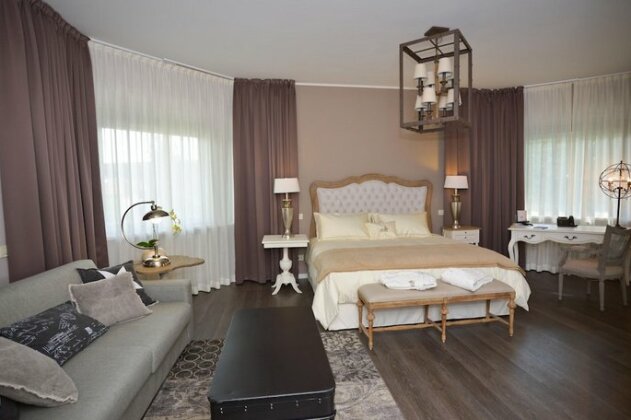 Like Home Boutique Hotel - Photo2