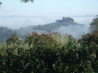 BLUE HOUSE near Bagnoregio-overlooking the Umbrian Mountains and Tiber Valley