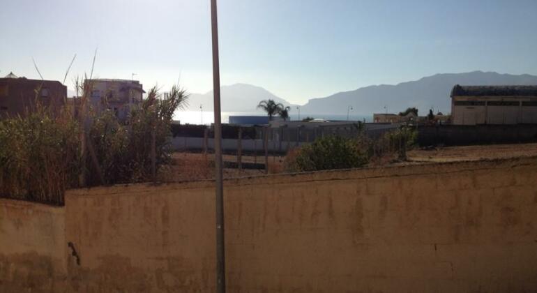  Photo 1