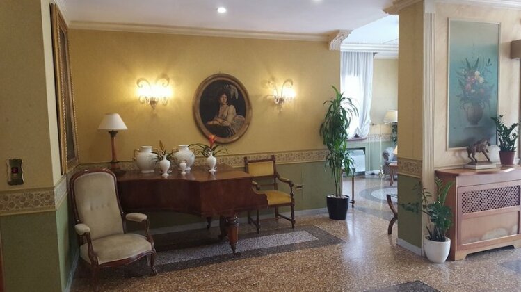 Hotel Bentivoglio Residenza D'Epoca - Photo4