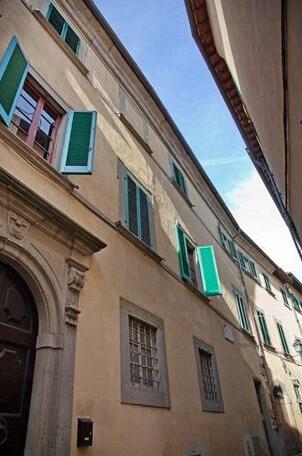 Appartamento di Lusso in Borgo Storico Toscano