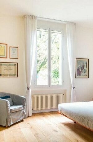 Chez Fratellini deluxe flat with garden & parking