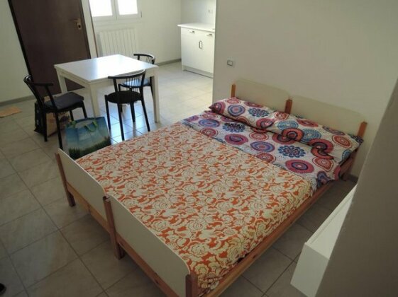 White guesthouse in Bolognina - Photo2