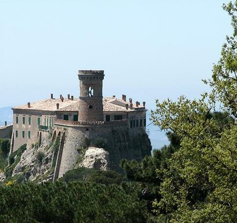 Castello Di Caccuri - Photo2