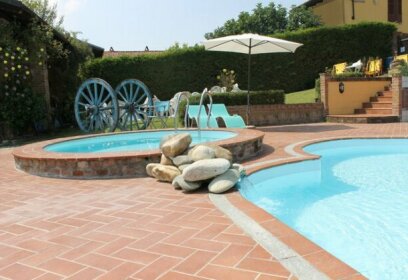 Homestay - Barbera's Home with pool