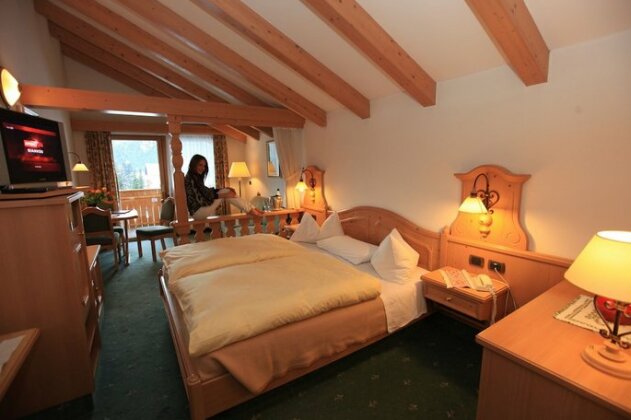 Hotel Cesa Tyrol - Photo4