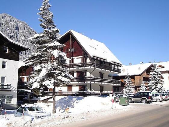 Interhome - Canazei Ski Apartments