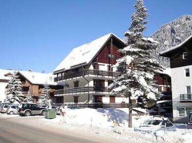 Interhome - Canazei Ski Apartments