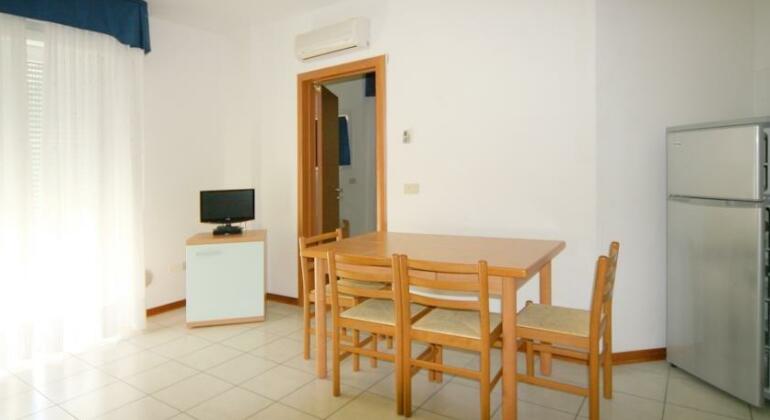 ApartaHotel Ritz - Photo3