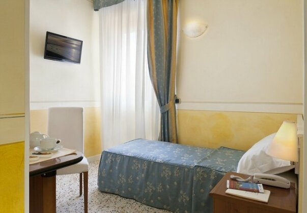 Hotel Karinzia - Photo5