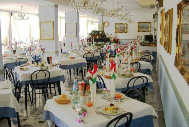 Hotel Sanremo - Photo2