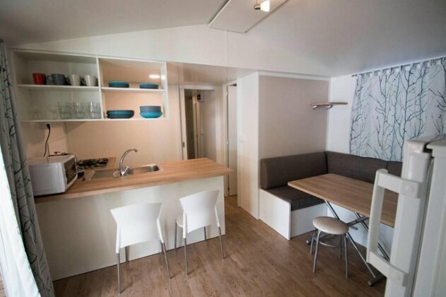 Mobile Home Suite - Photo3