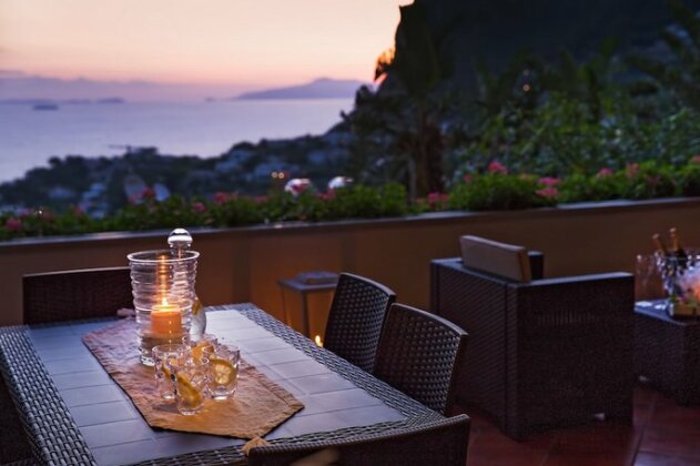 Capri Town Apartments - Photo2