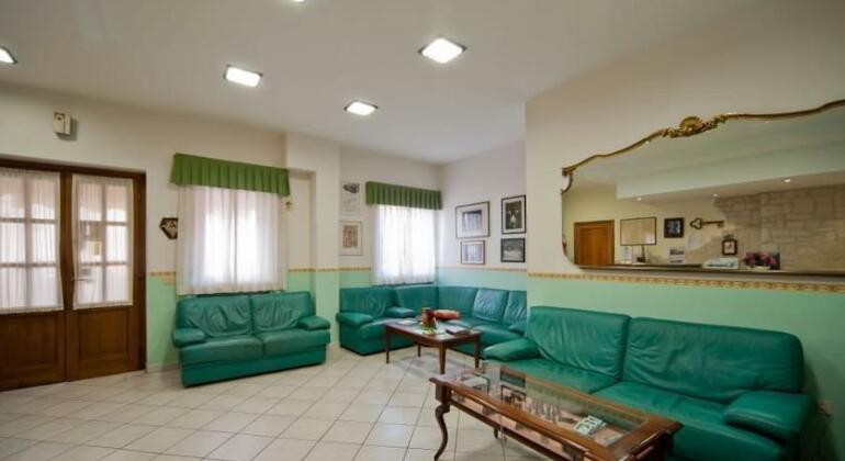 Hotel Ristorante Cascia - Photo4