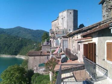 Village on the Lake Castel di Tora
