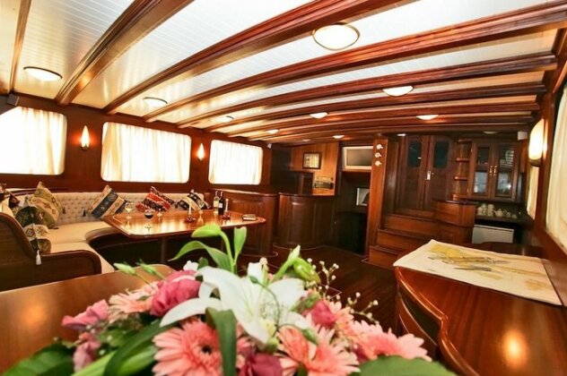 Plaghia Charter Boat & Breakfast - Photo4