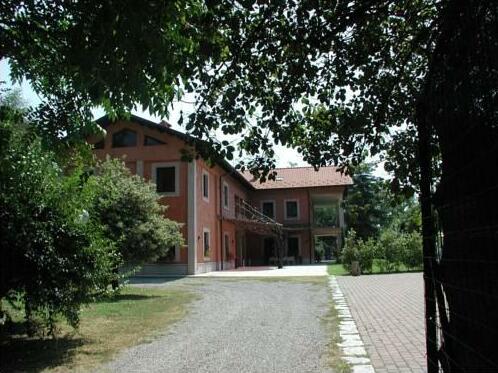 Villa Nel Parco Castellanza - Photo2