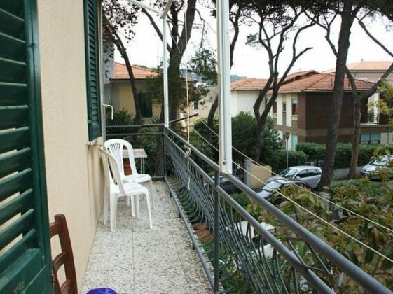 Rosignano Bed and Car - Photo4