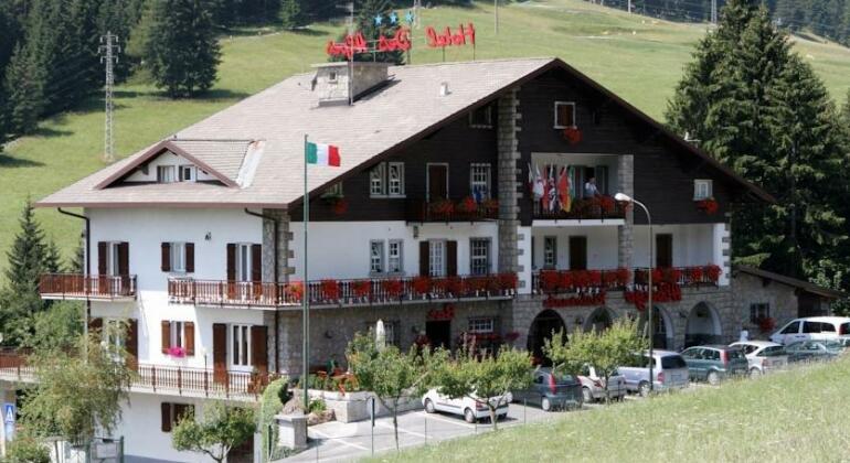 Hotel Des Alpes Castione della Presolana - Photo2