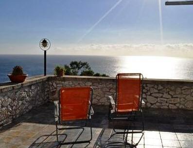 Macchia Di Pele Bed & Breakfast Castro Italy - Photo4