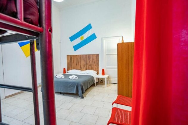 SIC rooms and bed - Photo3