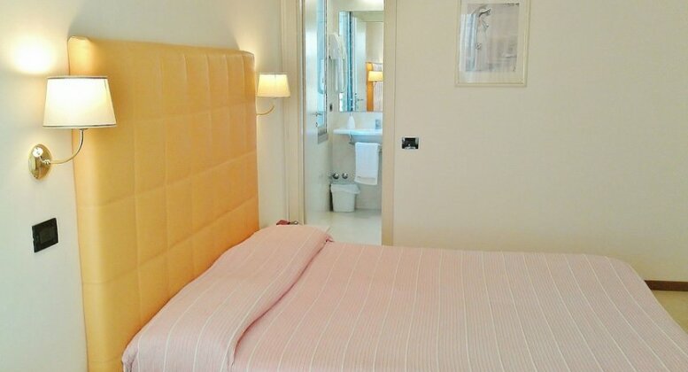 Hotel Ducale Cattolica - Photo3