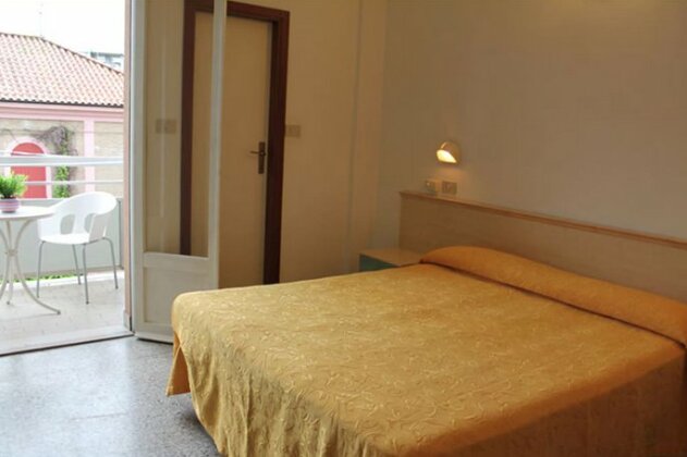 Hotel Madrid Cattolica - Photo3