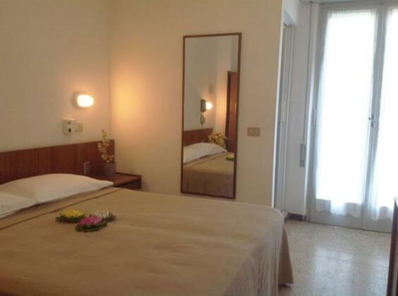 Hotel Ninfea Cattolica - Photo2