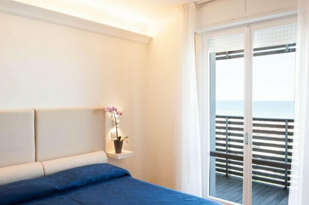 Hotel Kiss Cervia - Photo3