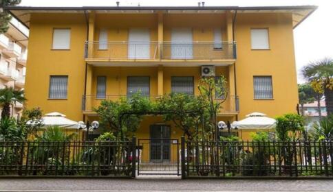 Villa dei Fiori Apartments