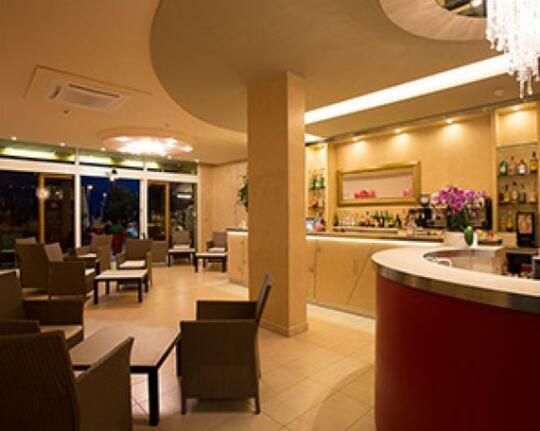 Hotel Cosmopol - Photo2