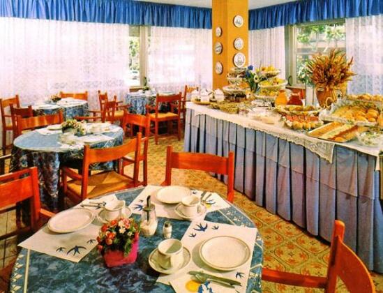 Hotel Tilly - Photo2