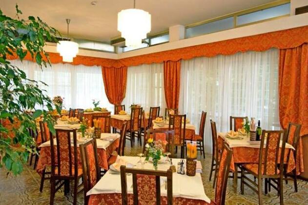 Hotel Tilly - Photo4