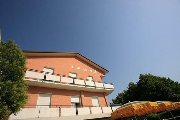 Hotel Trevi Cesenatico - Photo2