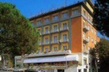 Grand Hotel Plaza Chianciano Terme - Photo2
