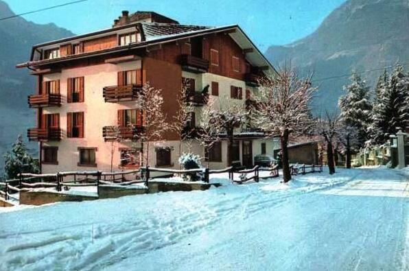 Hotel Rezia Chiesa in Valmalenco - Photo2