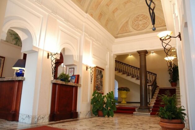 Hotel De La Ville Civitavecchia - Photo3