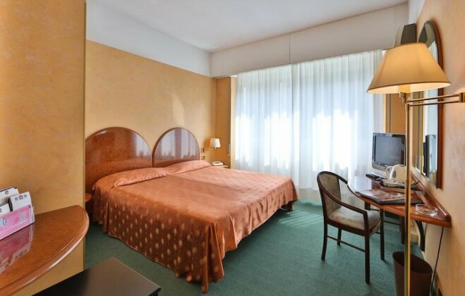 B&B Hotel Como City Center