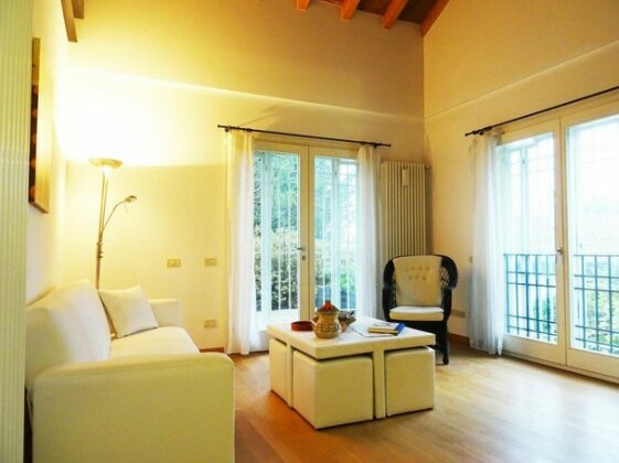 Como Lake Home - Photo2