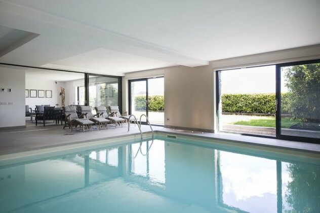 Suite & Pool - Photo2
