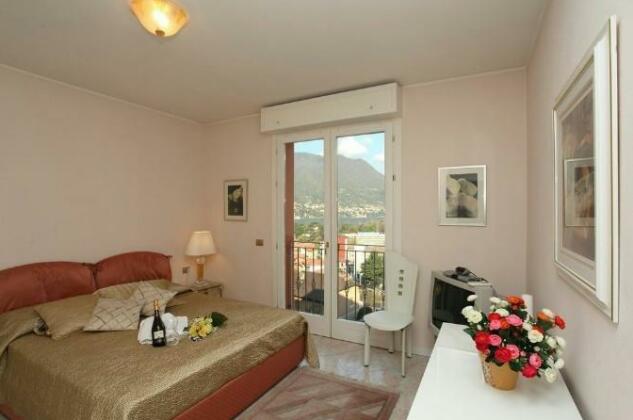 Tavernola Sunrise - Photo3