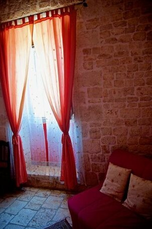 Donna Isabella - Photo3