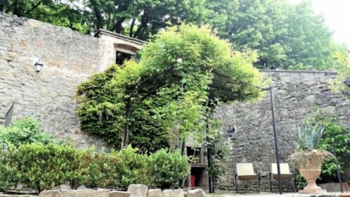 House with private garden in Cortona's town centre