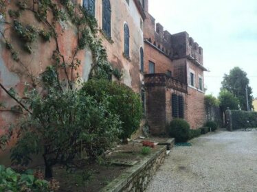 Castello Scola Camerini