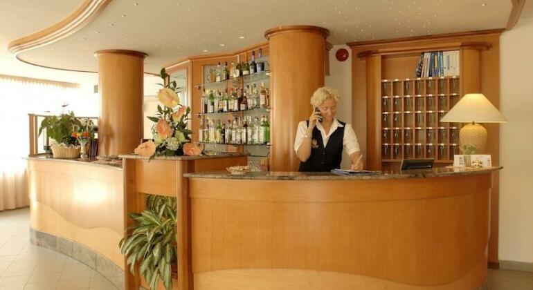 Hotel Helios Diano Marina - Photo2